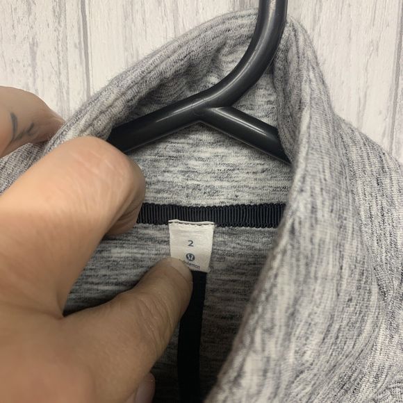 Womens Size 2 Lululemon Going Places Jacket Gray EUC - Picture 3 of 5